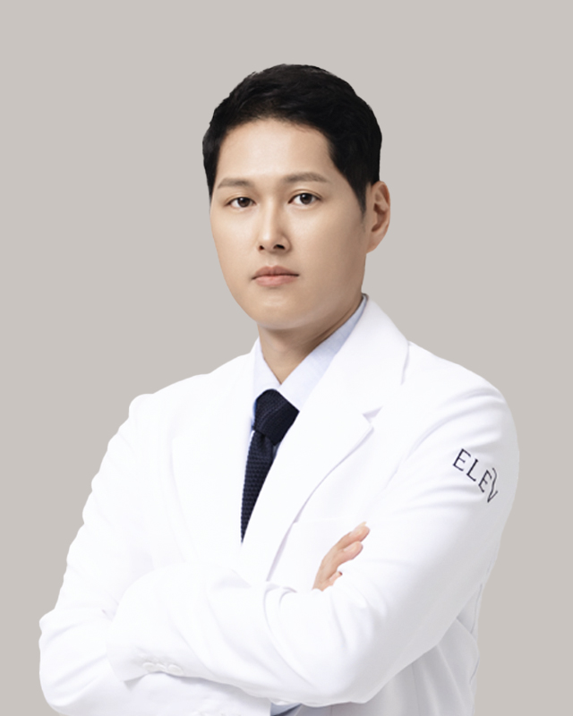 Dr. Jung Woo Lee, Medical Director of ELEV CLINIC
